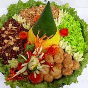 Snack Tumpengan / Nasi Tumpeng Set