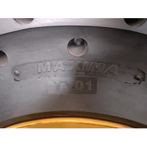 Ban Alat Berat Maxima Solid 23.5-25 YY106