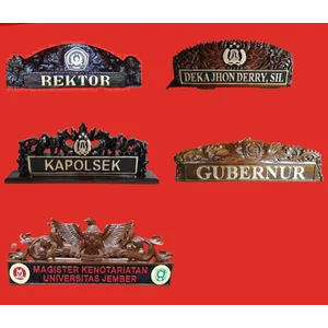 Kerajinan Ukir Kayu Plang Nama Meja dengan Logo