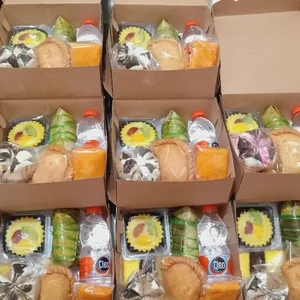 Paket Rapat Snack Box Kue Premium