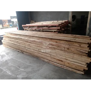 Kayu Sengon Usuk 4 x 6 Grade Lokal