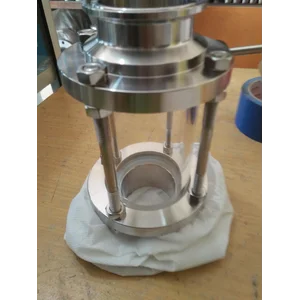 Sight glass sanitary ferrule end