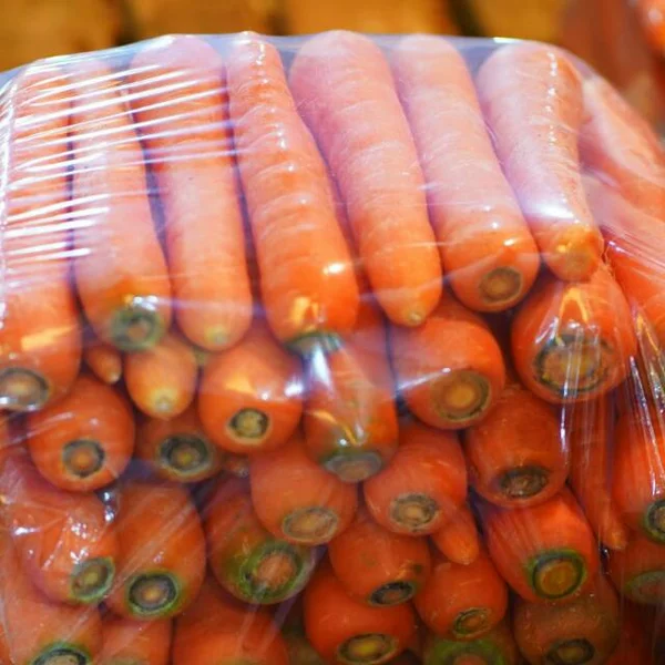 Buah Segar Wortel ukuran sedang  fresh setiap hari Produk2 kami merupakan produk fresh
