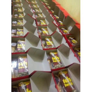 Layanan Makanan Paket Snack Box 