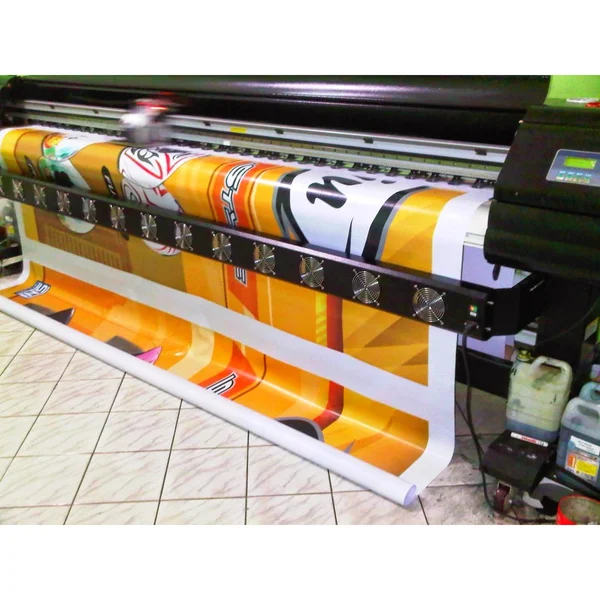 Jasa cetak spanduk ukuran meter warna