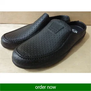 Sepatu Sandal karet, bahan karet warna hitam