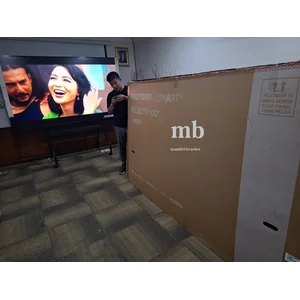  Bracket tv standing interactive display braket roda panggung 55"-120"