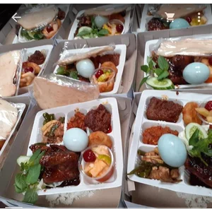 Nasi Box/ Nasi Kotak Premium Paket Rendang Daging dan Ayam Bakar