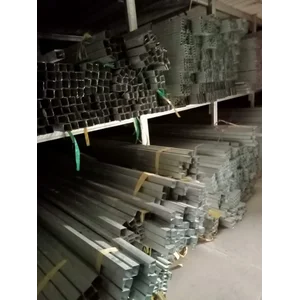 Besi Hollow Tebal 0.25 Ukuran 2x4
