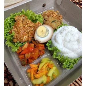 Nasi Box Ramesan Ayam Bumbu Bali