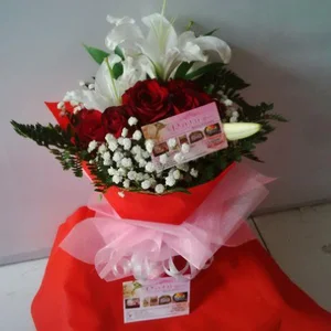 hand bouquet mawar import di surabaya