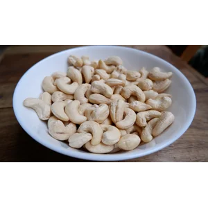 Kacang Mede Mentah Utuh - Hey Nuts - W320 W240 W210