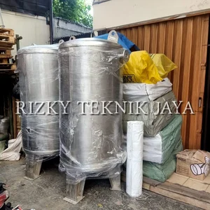 Tangki Stainless Steel 1000 Liter Tangki Air Stainless Steel Tangki Tekanan Stainless Steel Tangki Solar Stainless Steel