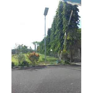 Lampu Outdoor Tenaga Surya PJU All in one 100watt AIOM