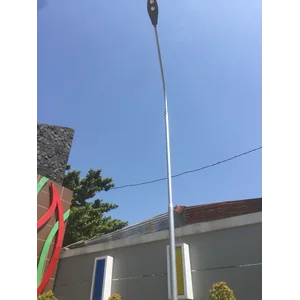 Tiang PJU 7 Meter Okta Single Arm Parabolic HDG