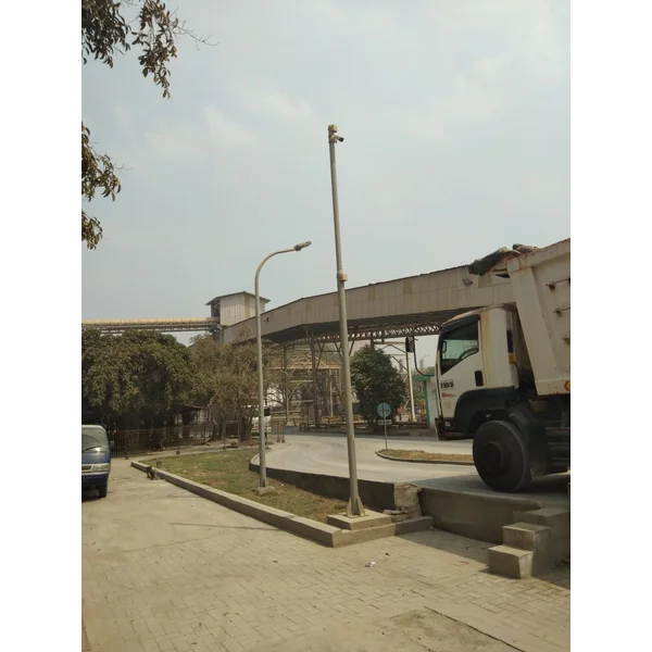 Tiang CCTV Tinggi 5 meter Oktagonal Finishing Hot Deep Galvanish