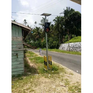 Tiang Traffic Light lurus tinggi 4m okta tenaga surya