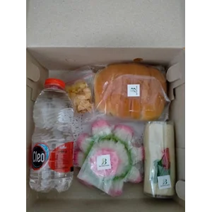 Snack Box Paket 3 Dengan Air Mineral