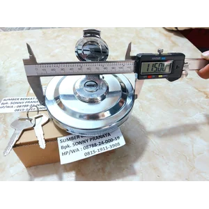 TUTUP TANGKI SOLAR 20Y-04-11160 KB 2107 KB-2107 KB2107 FUEL TANK CAP 20Y0411160 20Y-04-11160 CAP 20Y-04-111-60 COVER 20Y 04 11160 - PC200 PC300 PC400