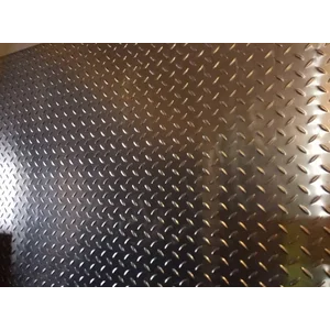 PLAT BORDES 4.5mm X 4' X 8