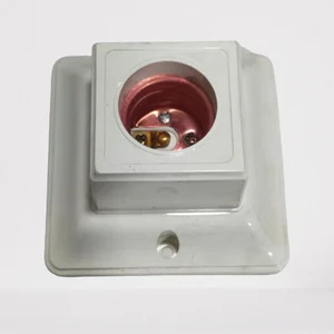 Fitting lampu  sebagai perangkat elektronik yang mengkoneksikan arus listrik kepada lampu agar aktif dan menyala