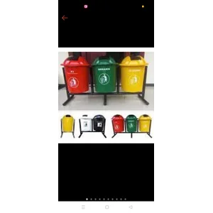 Alat dapur lainnya berupa Tempat sampah terpilah 3 Tong sampah dengan tiang bertuliskan stiker sesuai pesanan material bucket  Fiber Material stand  Besi