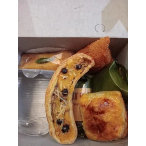 Paket Snack Box Dengan Air Mineral