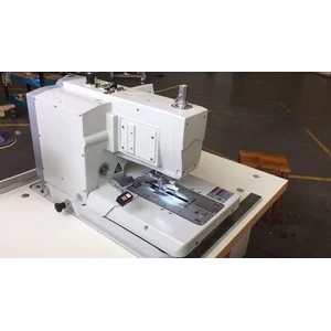 Mesin Lubang Kancing Eyelet Programmable S-588