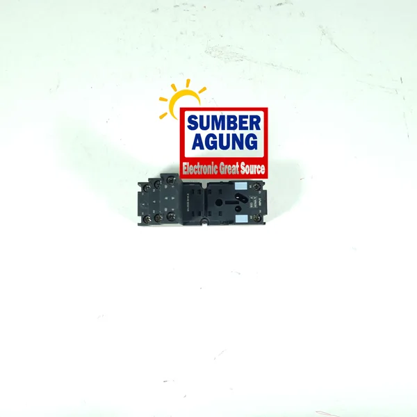 Schneider Socket RXZE2S108 Socket Rellay 8 PIN 8 KAKI 12 A 250V 2Changeover Untuk RXM2