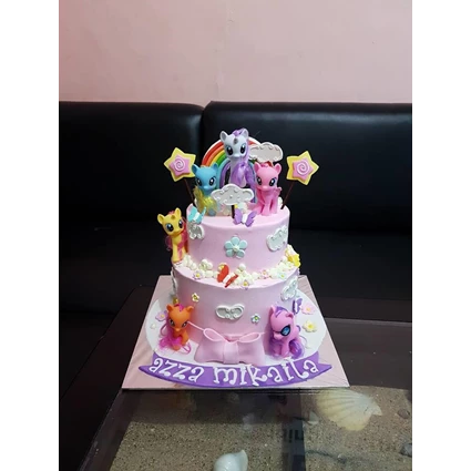 Kue ulang tahun tingkat 2