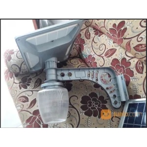 Lampu Outdoor Tenaga Surya Taman Solar Cell Apple Light 7 watt