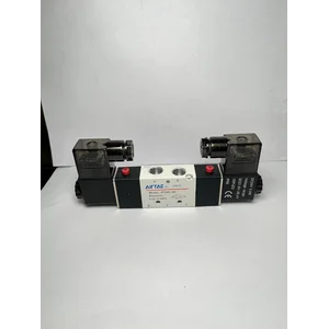 Pneumatic Solenoid Valve AIRTAC 4V220-08 Voltase AC/DC