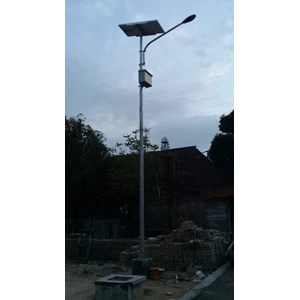 Tiang Lampu Tenaga Surya/Tiang PJU 8 Meter Oktagonal Single Arm