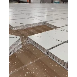 Numerical control panel cutting machine