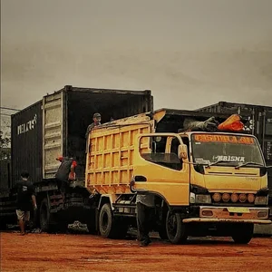 Truk Kargo CDD Canter Load 8 Ton