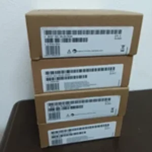 PLC / Programmable Logic Controller 6ES7322-1BL00-0AA0 Modul Digital Output 16DO 24VDC S7-300 Original