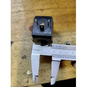 Coil Diameter 18mm x Panjang 40mm Socket Kaki 3 Voltase DC 24