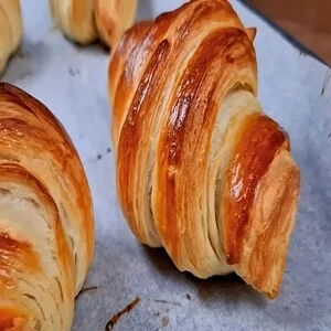 Roti Bakery Jenis Croissant Drizzling