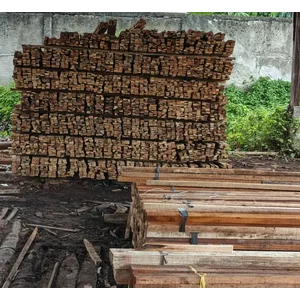 Balok Kayu Ukuran 6/12 4 Meter / Merah