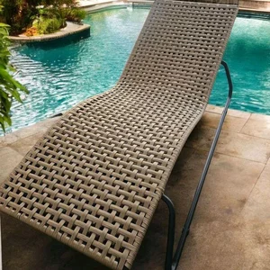 Kursi Santai Kolam Renang dan sofa 