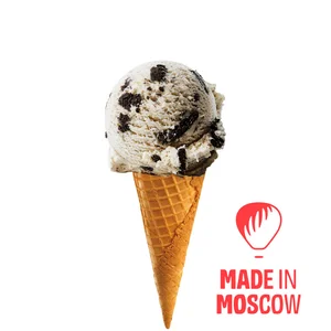 ice cream dengan krim dan kue kering by BRandICE