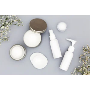 Paket kemasan kosmetik berwarna putih polos 60-100ml