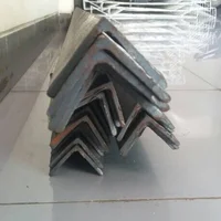 Bahan Bangunan Besi Siku Banyak Ukuran 