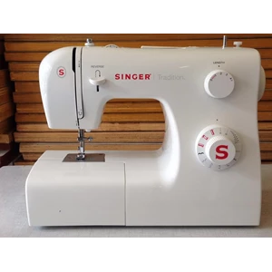 Singer Portable sewing machine 2250