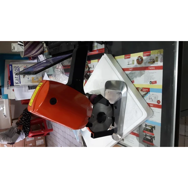 Mesin Potong Kain OCTA RS100