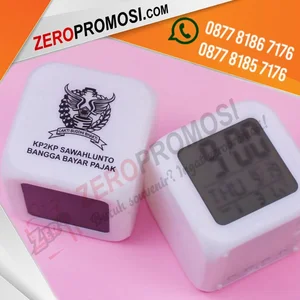 Souvenir jam dadu - jam meja promosi