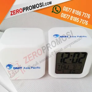 Souvenir jam dadu - jam meja promosi