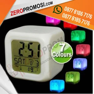 Souvenir jam dadu - jam meja promosi