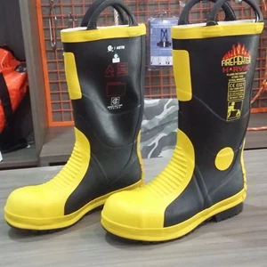 Sepatu Safety Boot HARVIK
