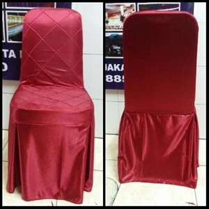 Sarung kursi Futura warna merah